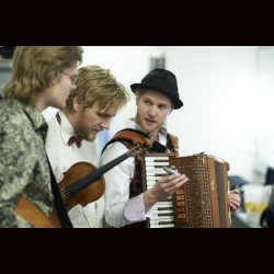 Dreamers' Circus - A Little Symphony